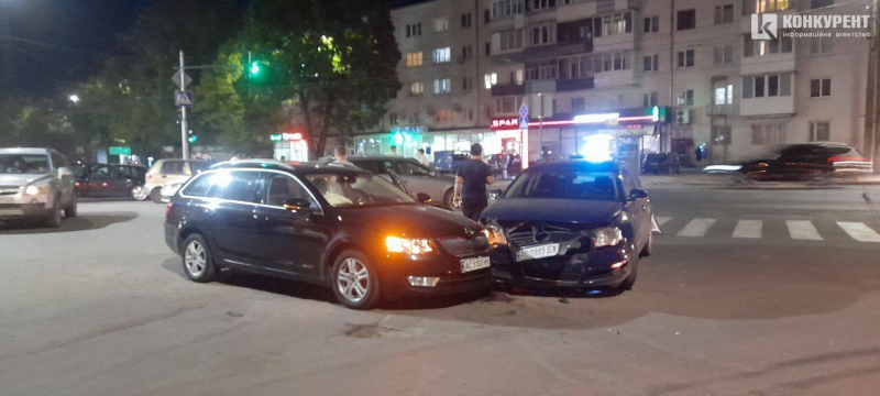 ДТП у Луцьку: лоб у лоб зіткнулися дві автівки