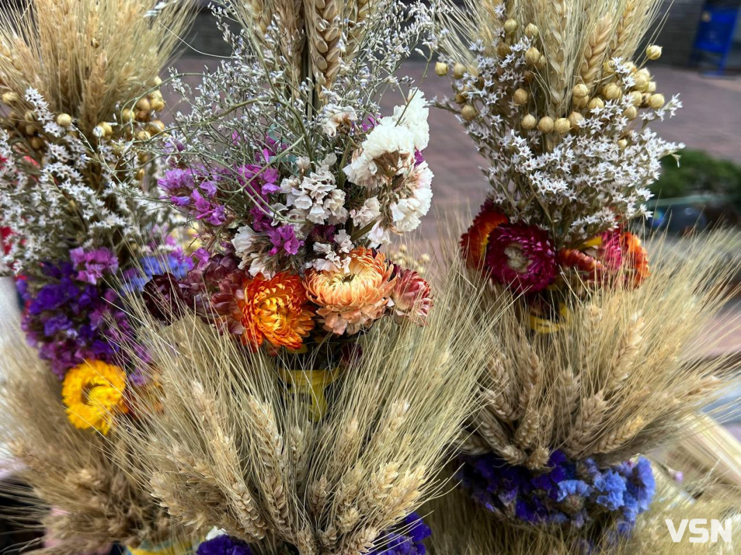 У Луцьку вже продають дідухи на свята: з чого роблять та скільки коштує