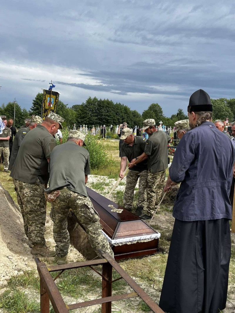 На Волині попрощалися з ветераном Віктором Кицем, який помер після поранень на війні