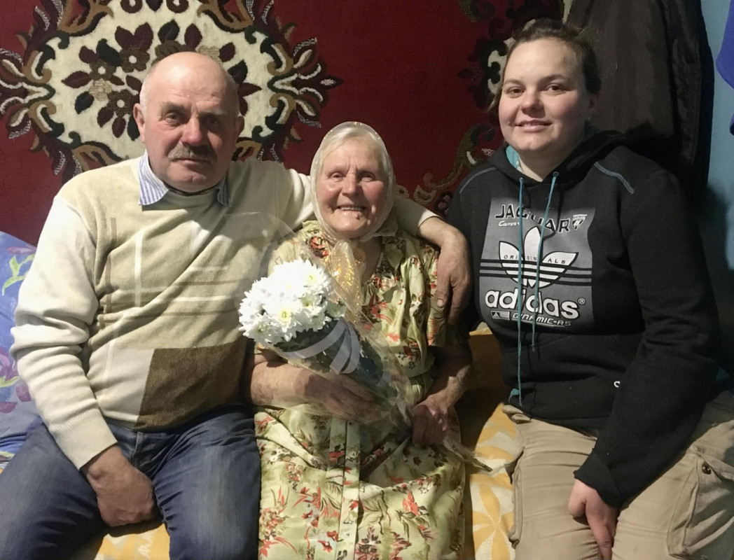 Має 4 онуків та 5 правнуків: довгожителька з Волині відзначила 91-річчя