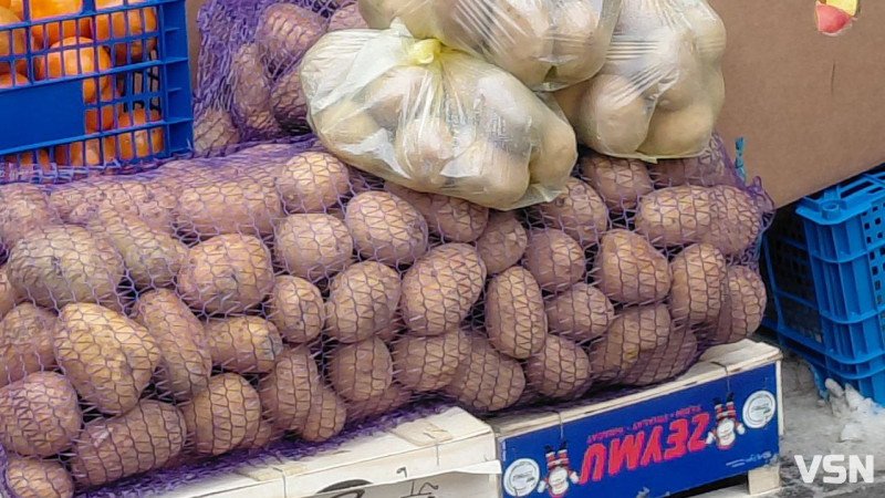 Скільки коштує картопля на ринку у Луцьку?