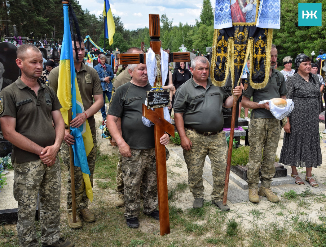 Трагічно загинув на Луганщині: на Волині прощалися з молодим Героєм Іваном Лахаєм