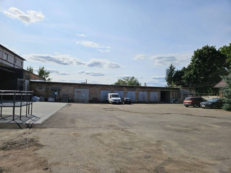 У Луцьку за понад мільйон доларів продають виробничо-складську базу