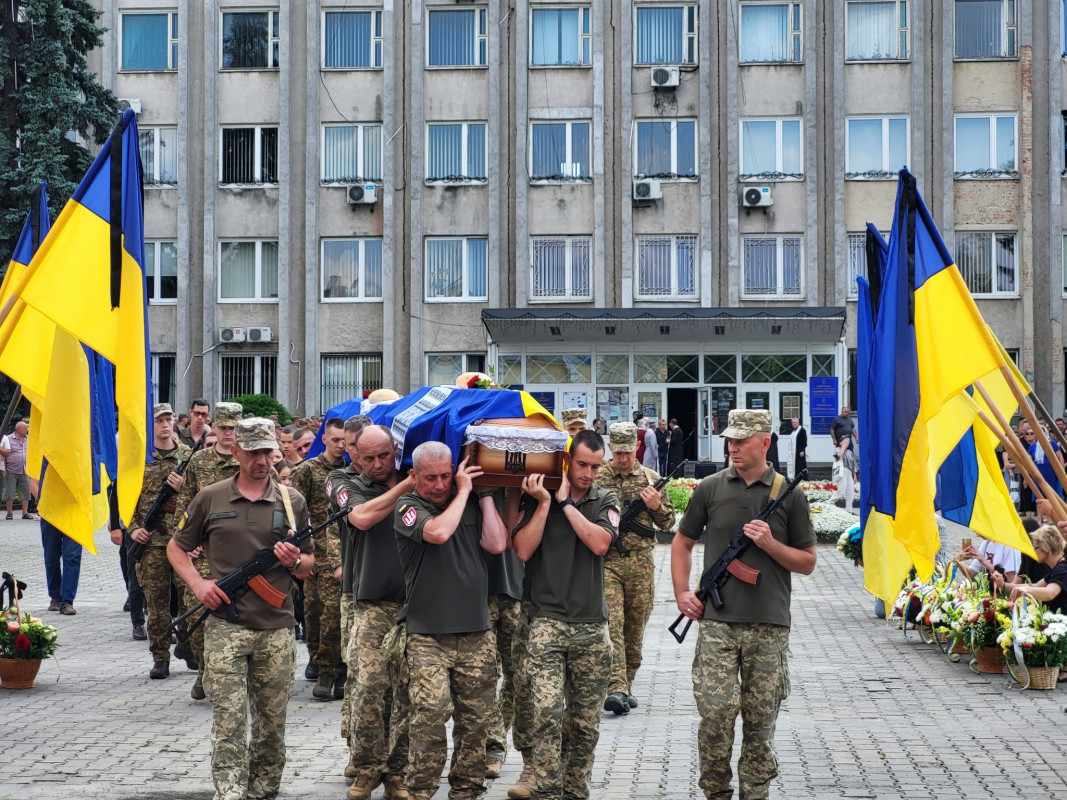 Сини продовжують боротьбу на фронті: на Волині попрощалися з Героями Юрієм Любашовим та Олександром Дубуком