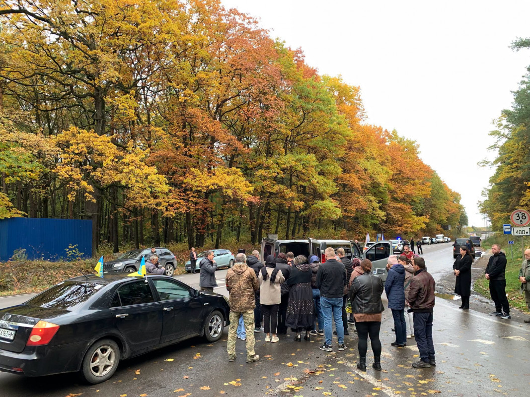 Майже півтора року вважався зниклим безвісти: на Волині провели в останню дорогу Героя Андрія Смоляра