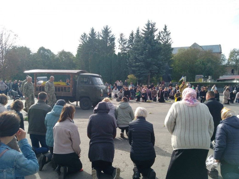 Помер, перебуваючи на бойових позиціях: на Волині прощаються із Героєм Олександром Юзвиком