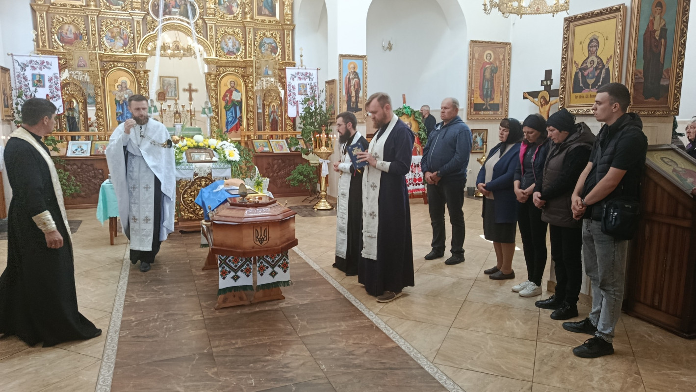 На Волині через рік після загибелі в останню путь провели 37-річного Героя Миколу Максимчука