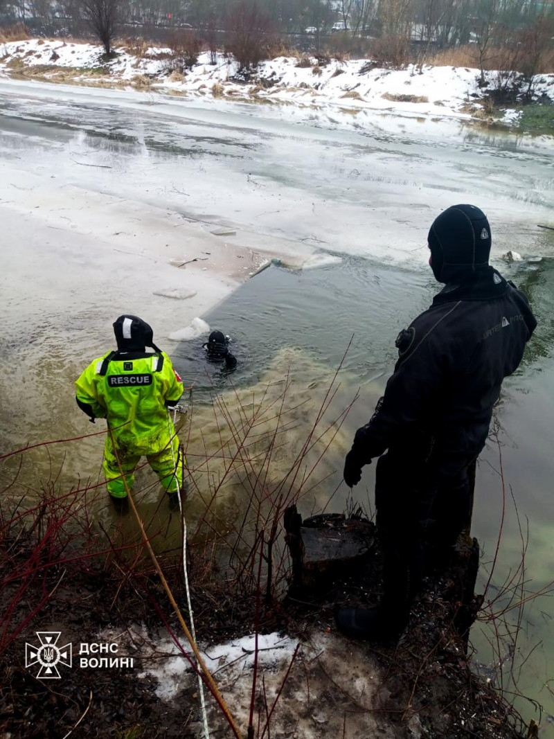 У Луцьку в річці Стир тривають пошуки 50-річного чоловіка