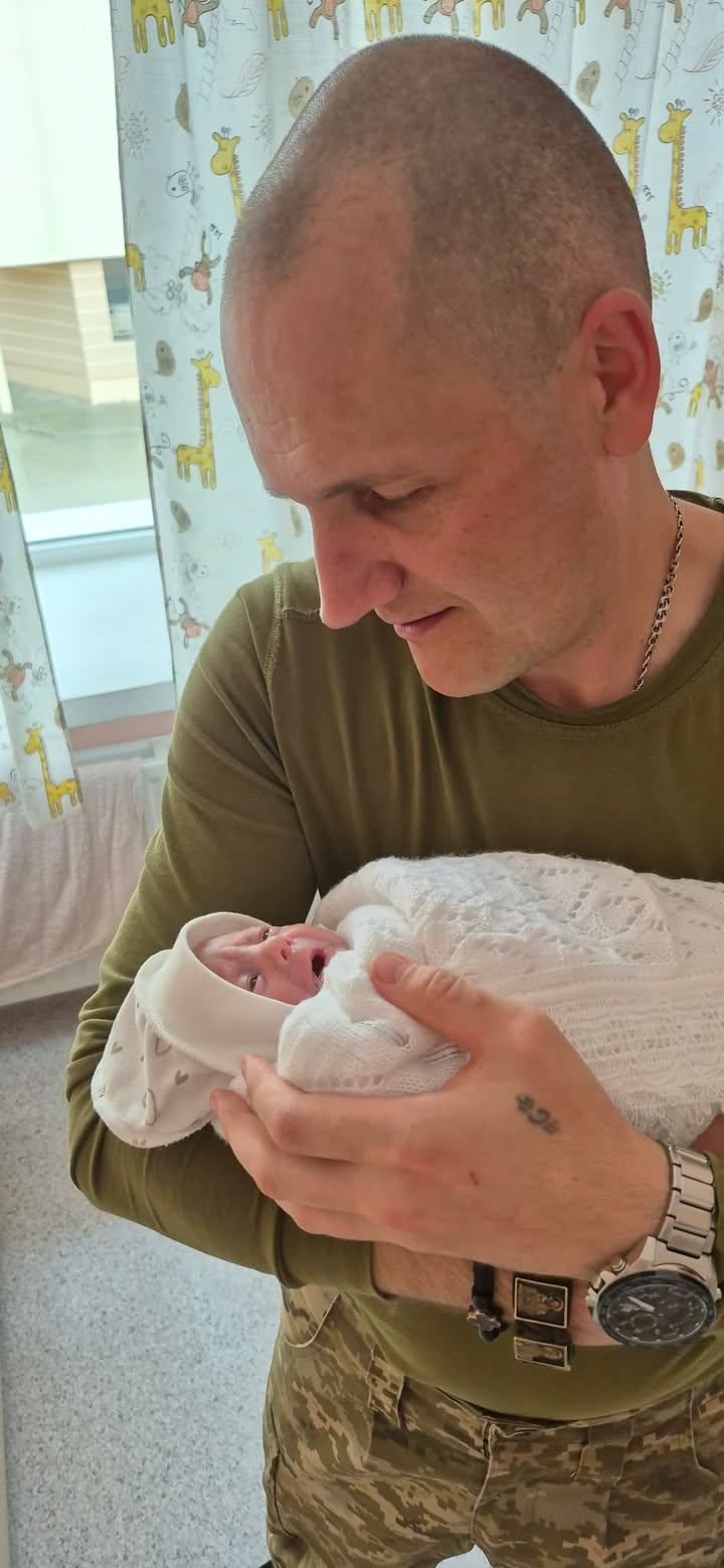 У Луцьку медики виходили дівчинку-«поспішайку», яка народилася з вагою лише 1240 грамів