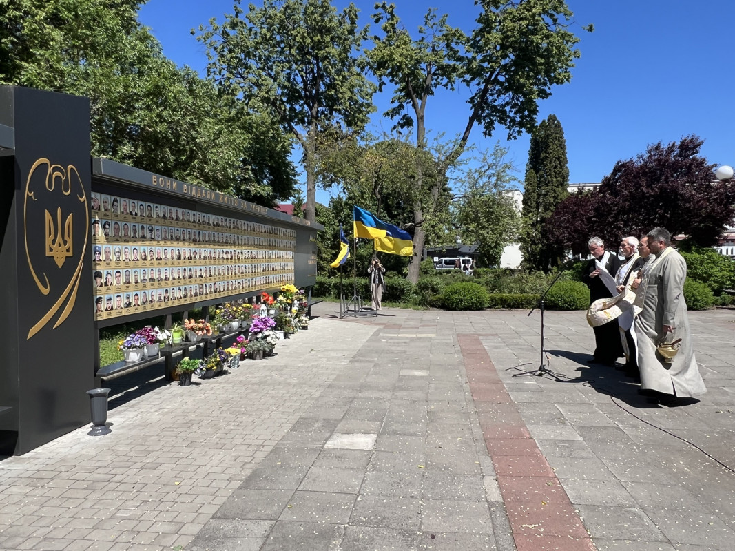 «Комбатантський хрест» та ордени «За мужність»: у місті на Волині вшанували полеглих воїнів