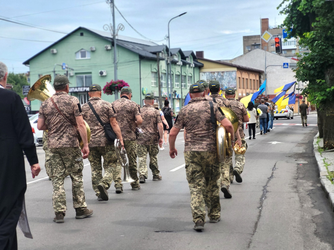 Серце не витримало жахів війни: на Волині попрощались з молодим Героєм Русланом Мазуриком