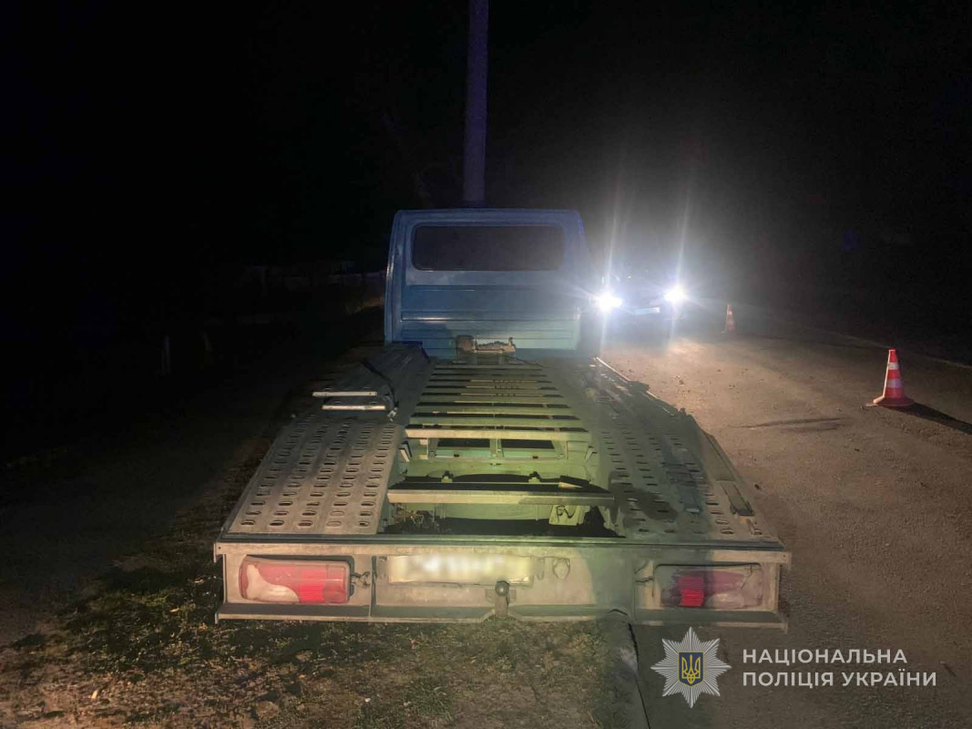 На Волині п'яний неповнолітній викрав автомобіль та врізався на ньому у стовп