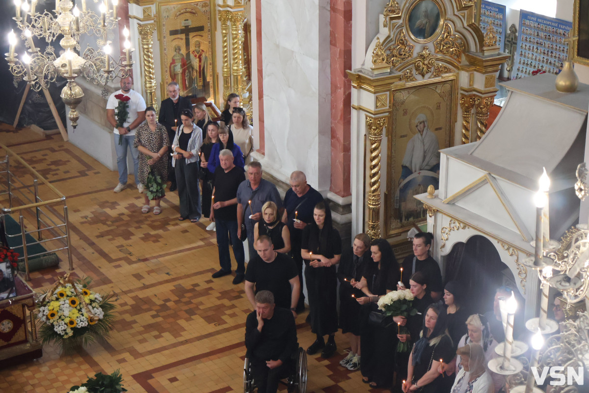 «Дуже добра людина»: у Луцьку попрощалися з відомим ресторатором Віталієм Бровіним