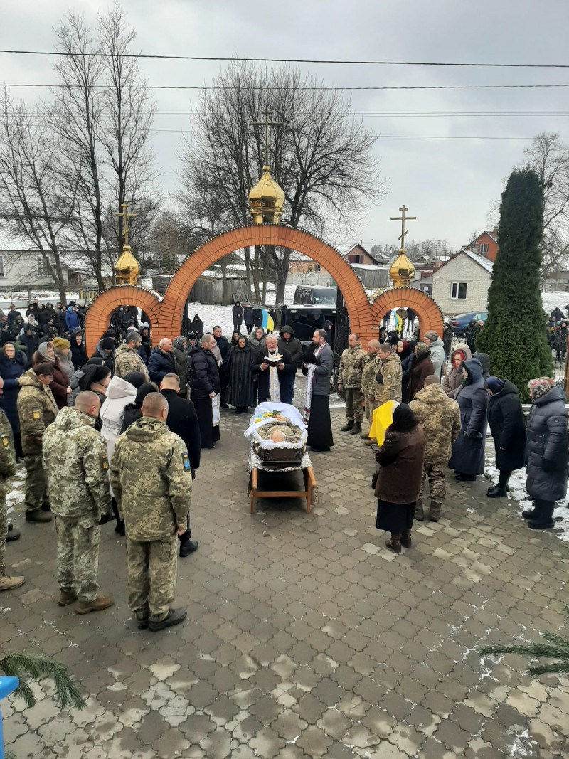 Життя передчасно обірвалося під час лікування: на Волині поховали Героя Володимира Малашевського. Фото