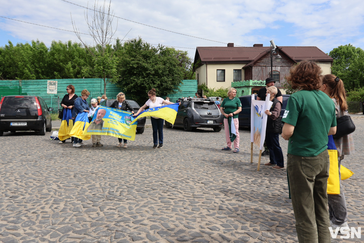 Майже 4 роки неволі: у Луцьку зустріли звільненого з полону Андрія Артисюка