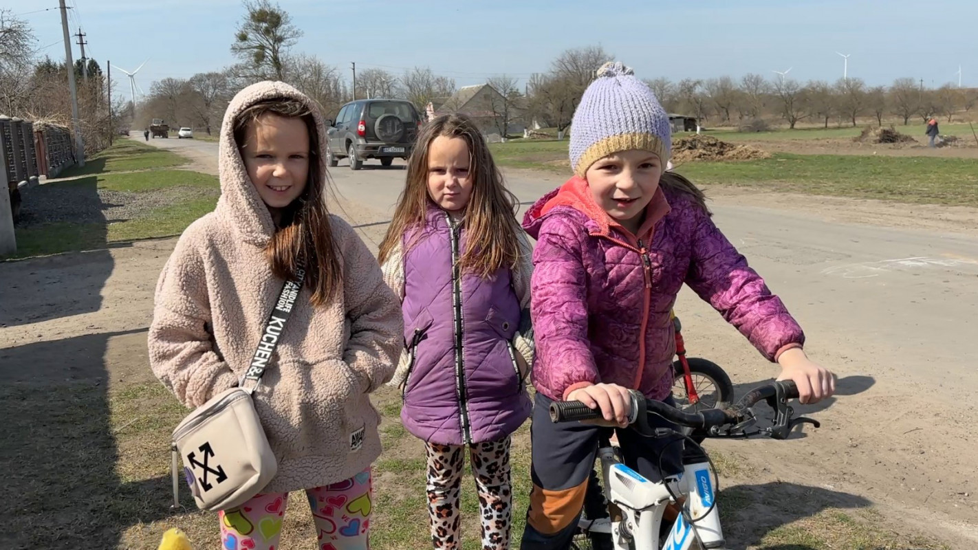 «Треба побавитися»: як у волинському селі вирощують городину і тримають господарство