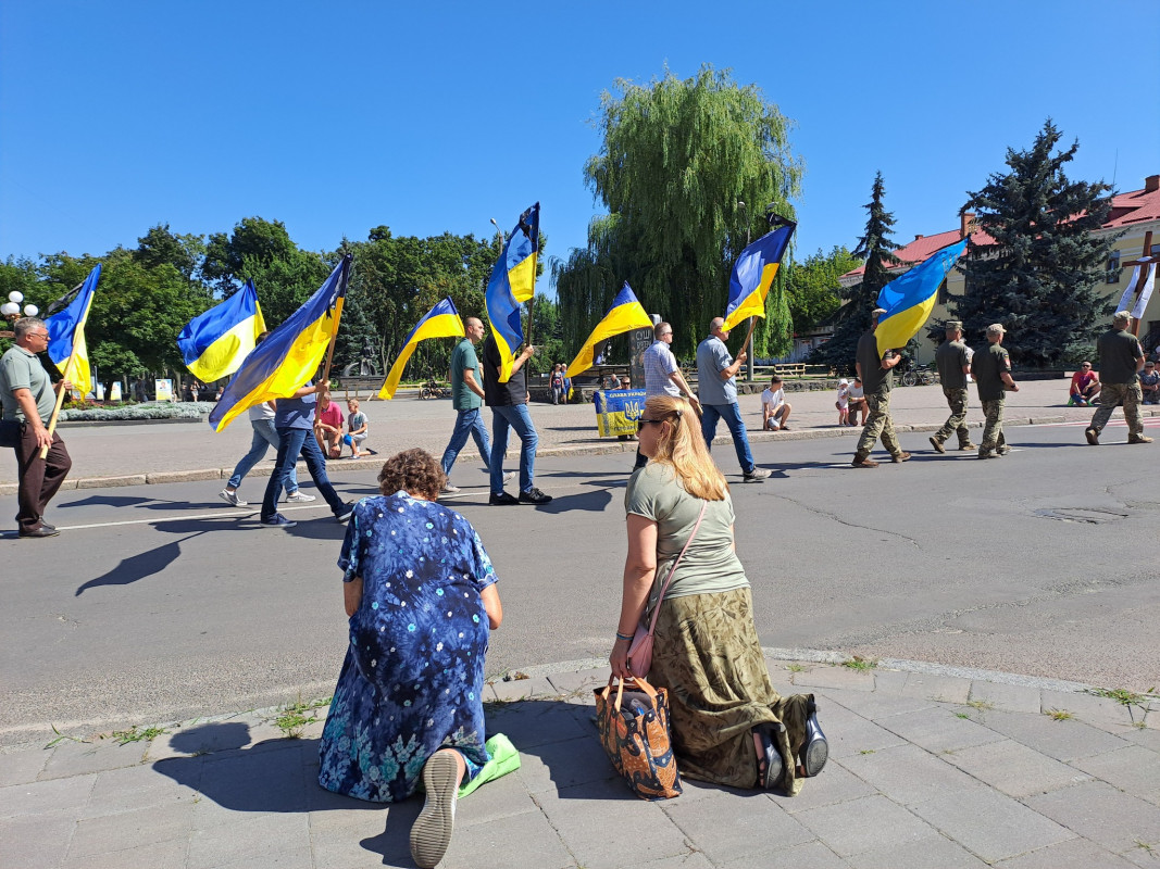 Молодший брат боронить Україну на фронті: на Волині попрощались з Героєм Віталієм Півнем