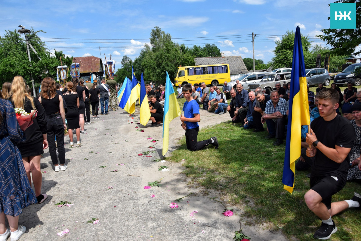 Трагічно загинув на Луганщині: на Волині прощалися з молодим Героєм Іваном Лахаєм