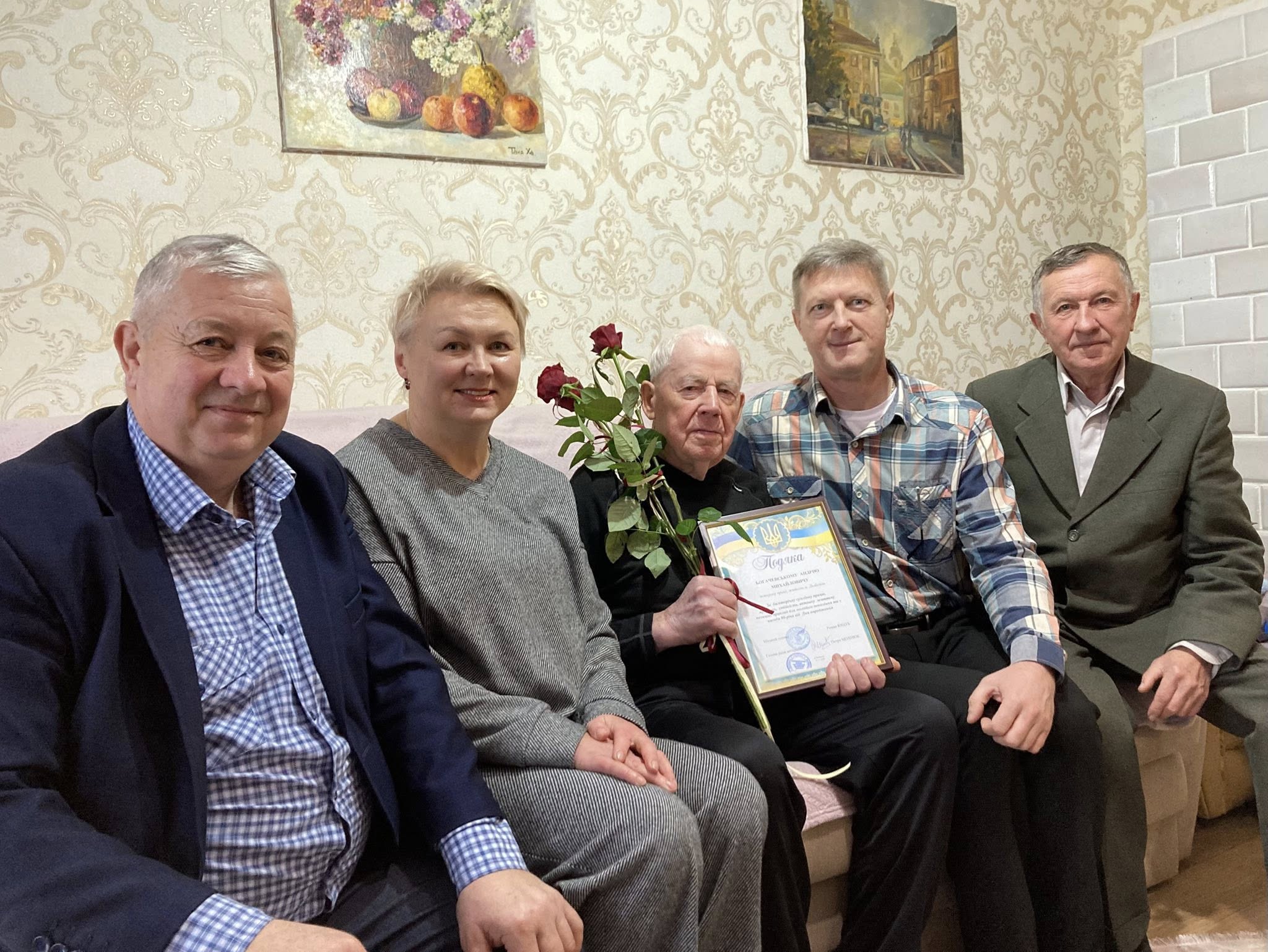 90 років мудрості: на Волині привітали довгожителя