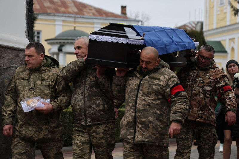 Загинув понад рік тому: у Луцьку попрощалися з Героєм Сергієм Коровіцьким