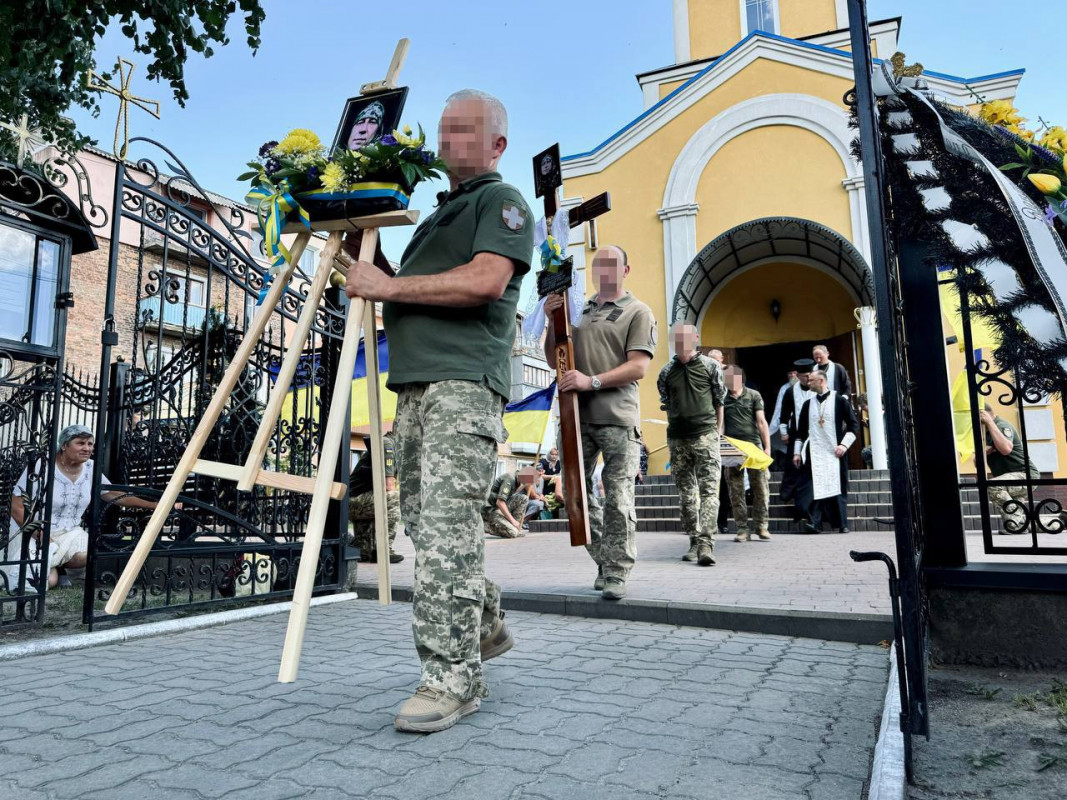 Зупинилося серце: на Волині попрощалися із захисником Михайлом Лисом