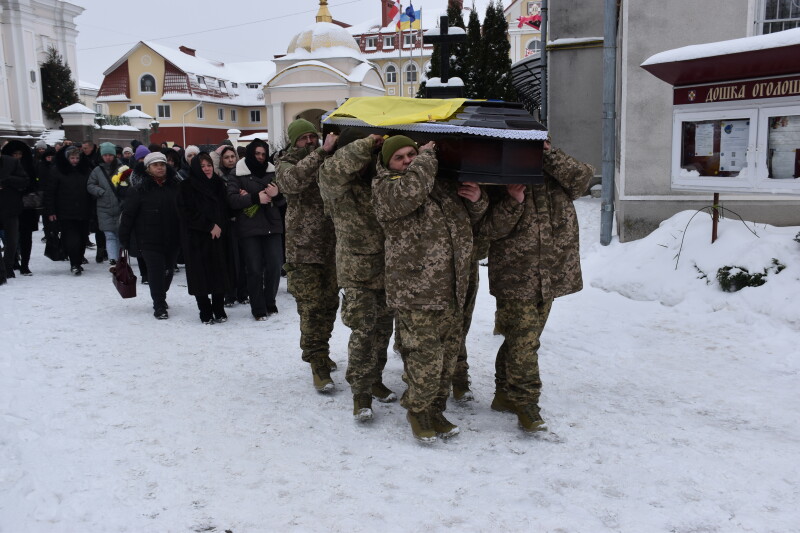 Загинув майже рік тому: у Луцьку попрощалися з Героєм Віталієм Дудою