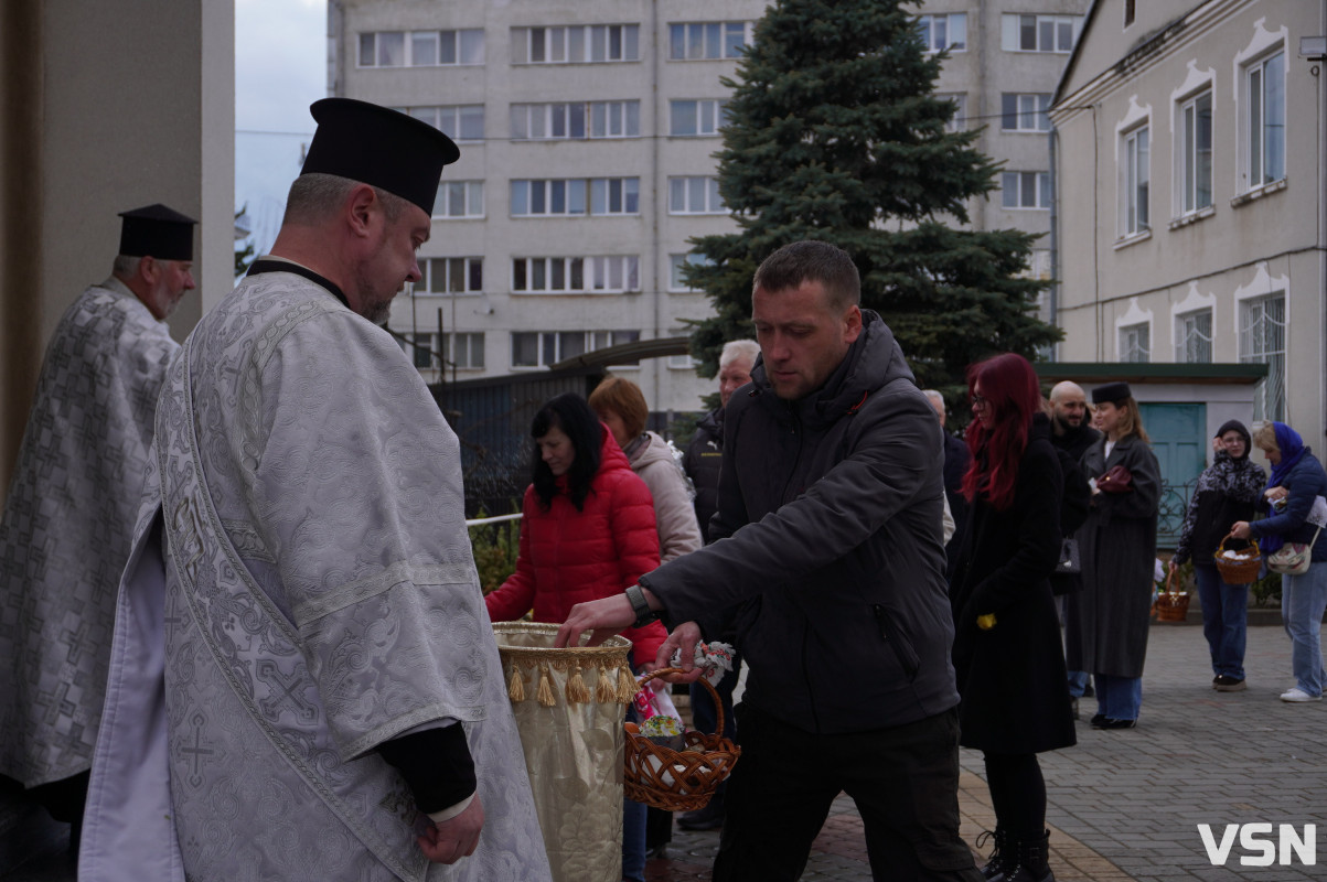 Як у Луцьку освячують Великодні кошики? Фоторепортаж
