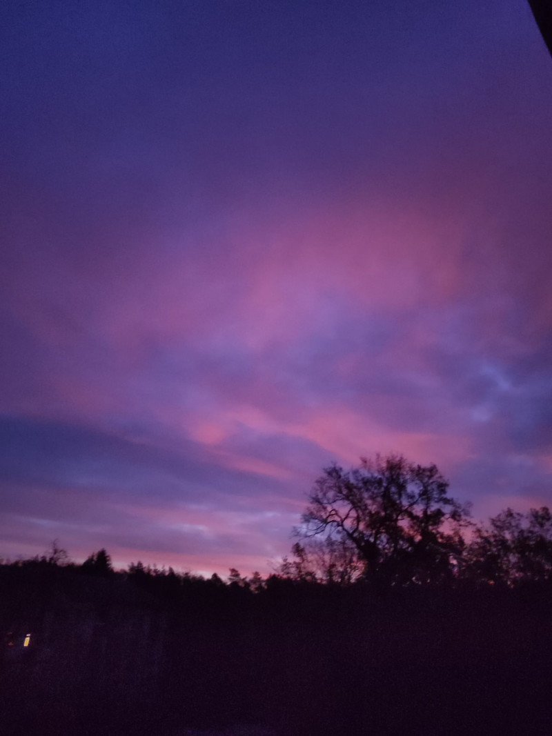 Неймовірні світлини осіннього світанку у Луцьку