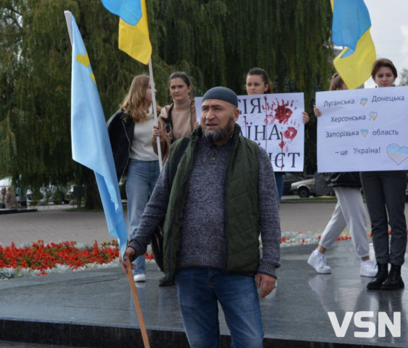 «Референдумами Україну не змінити»: лучани вийшли на мирний протест