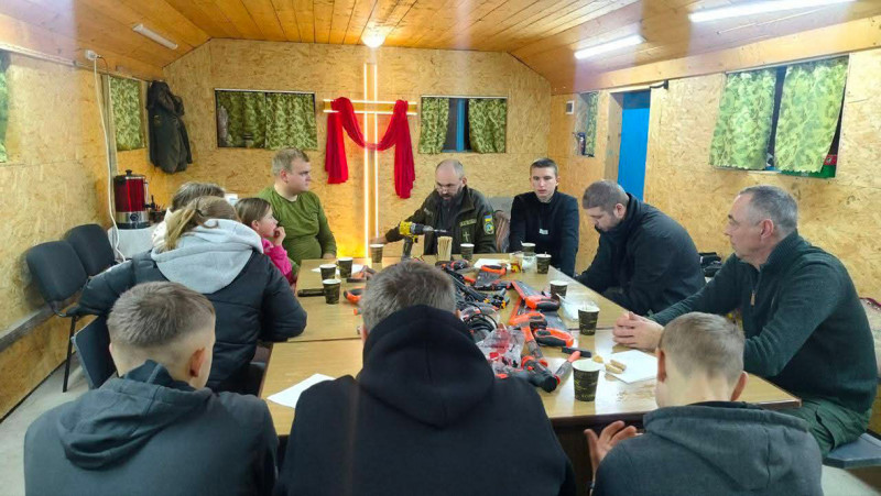 Після фронту став пастором: історія волинянина, який допомагає захисникам