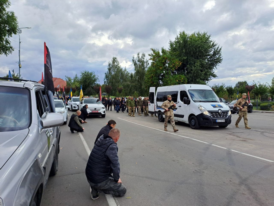 Дві донечки втратили батька: на Волині попрощалися з Героєм Михайлом Дудинцем