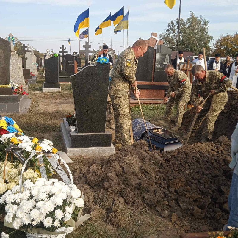 Зник безвісти понад 2 роки тому під час бою на Курщині: на Волині попрощалися із Героєм Вадимом Павліком