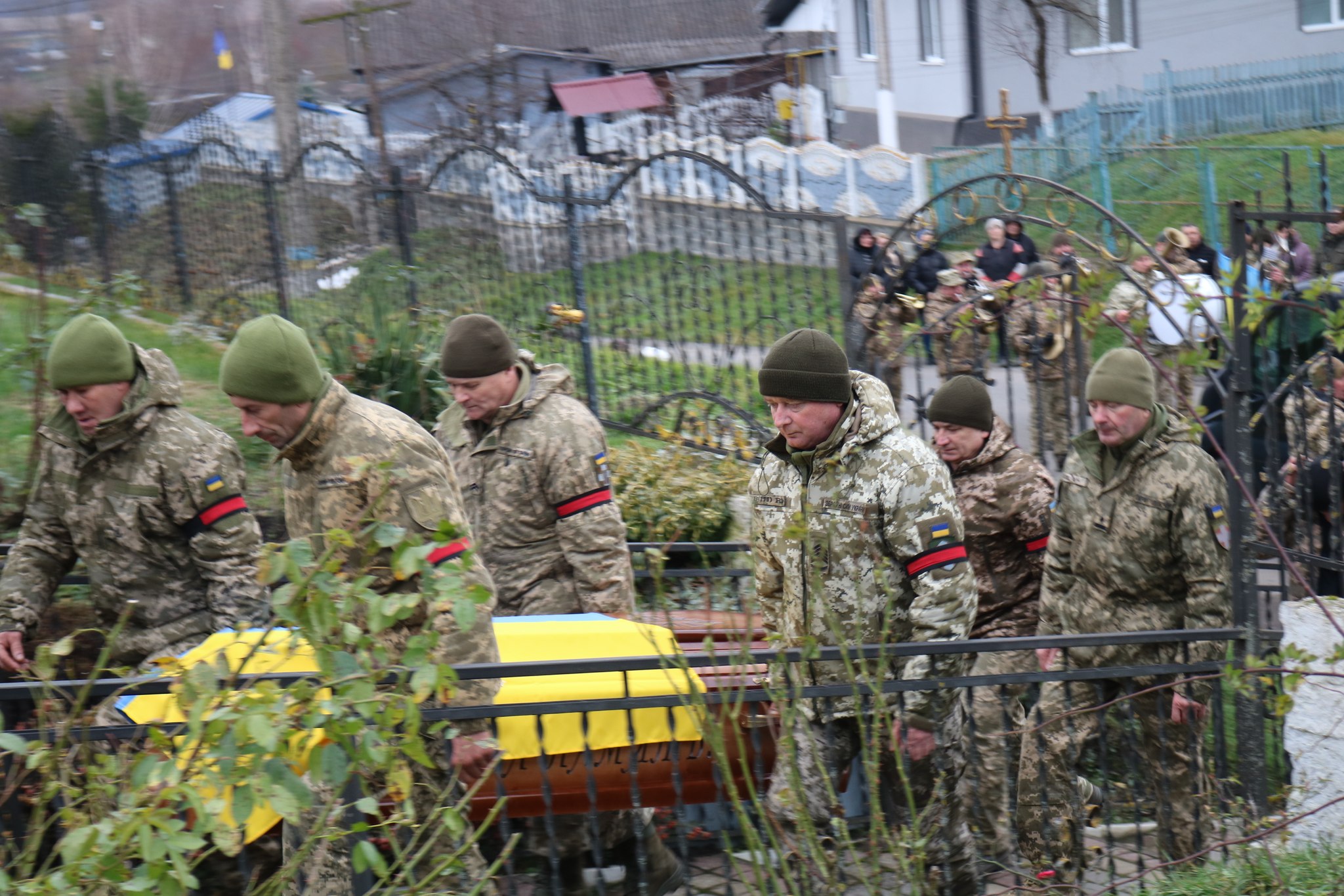 Ворожий дрон обірвав життя: на Волині попрощалися з Героєм Олександром Вихневичем