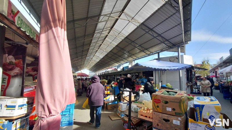 Скільки на ринку у Луцьку коштують овочі: огляд цін