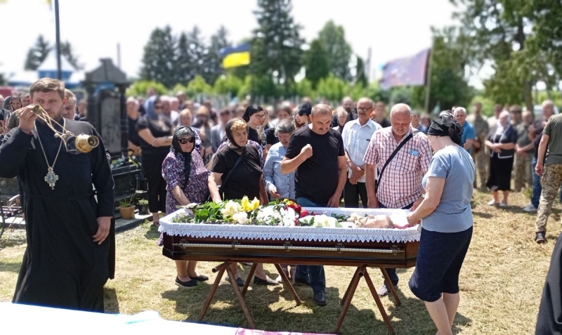 Назавжди молодий: на Волині попрощались з 26-річним Героєм Миколою Муковозом