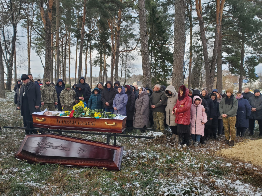 Брати нині захищають Вітчизну: на Волині попрощались з Героєм Михайлом Жердецьким