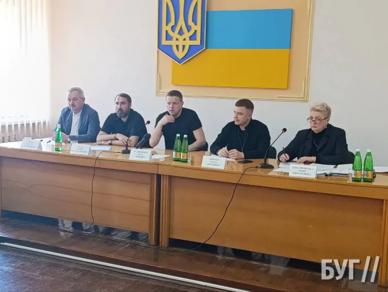 «Дорога до могили сина — як поле бою»: мама загиблого Героя з Волині вимагає ремонту