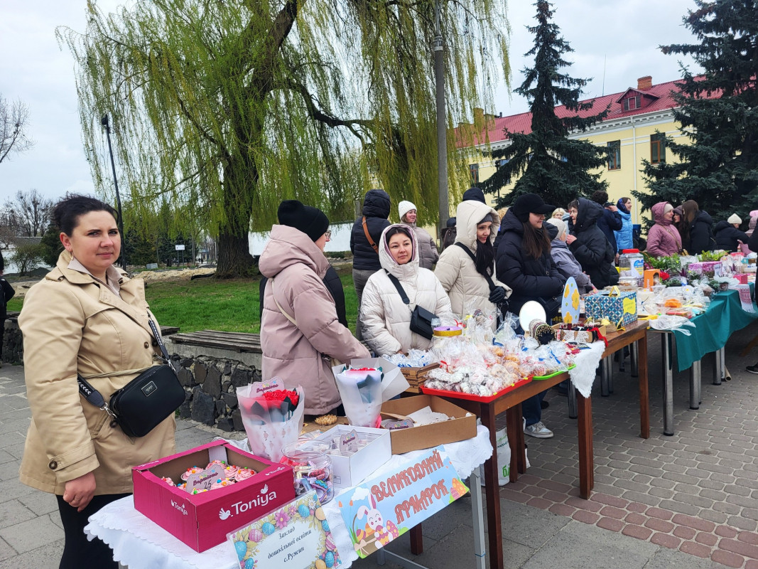 У Ковелі на Великодньому ярмарку вторгували понад 190 тисяч гривень для ЗСУ