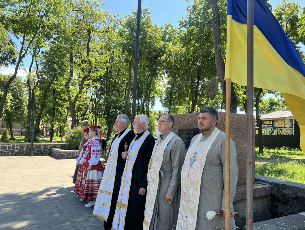 «Комбатантський хрест» та ордени «За мужність»: у місті на Волині вшанували полеглих воїнів