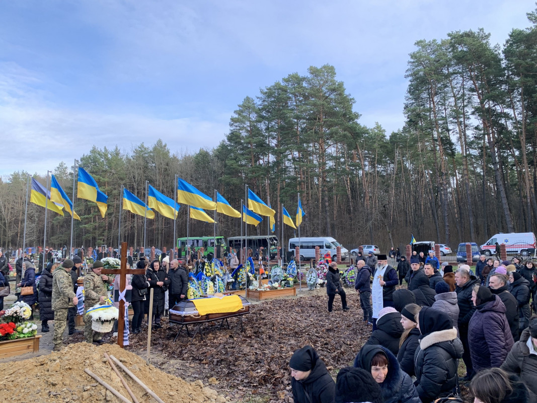 Майже через 7 місяців повернувся додому: на Волині попрощалися з 33-річним Героєм Дмитром Трофімюком