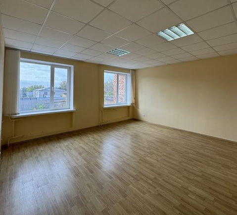 У Луцьку продають великий промисловий комплекс біля Електроапаратного за 850 тисяч доларів