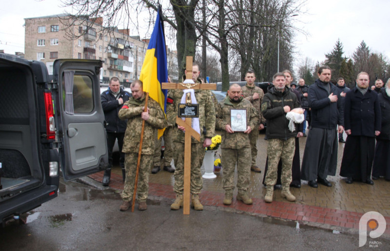 Неодноразово рятував своїх побратимів: на Волині прощалися із Героєм Олексієм Клімчуком. Оновлено