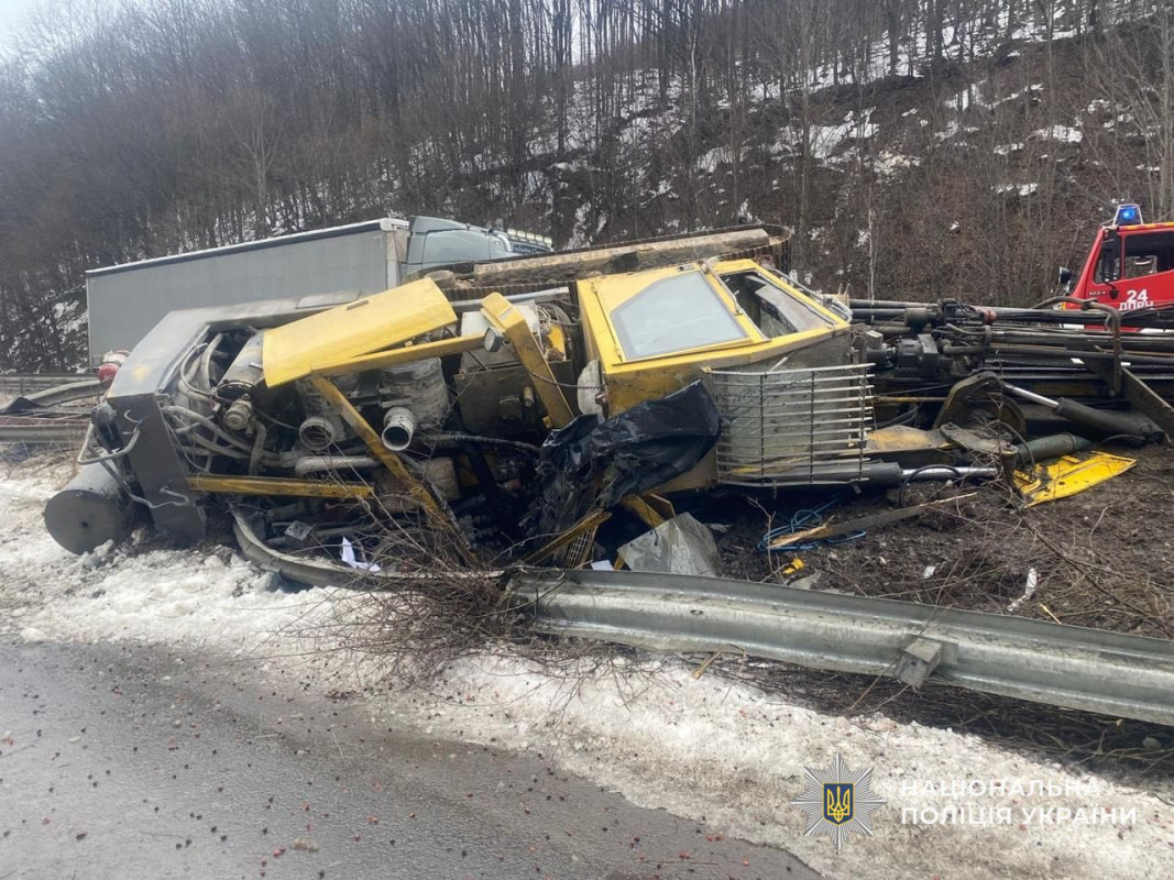 Жахлива автотроща на Закарпатті: батьки загинули, а їх дитина дивом вижила