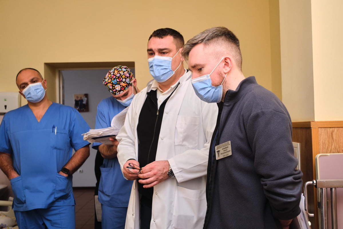 З Волинської обласної лікарні виписали пацієнтку, якій вперше пересадили печінку від донора