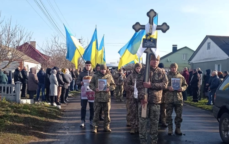 Навіки 28: на Волині попрощались з Героєм Назаром Фіщуком