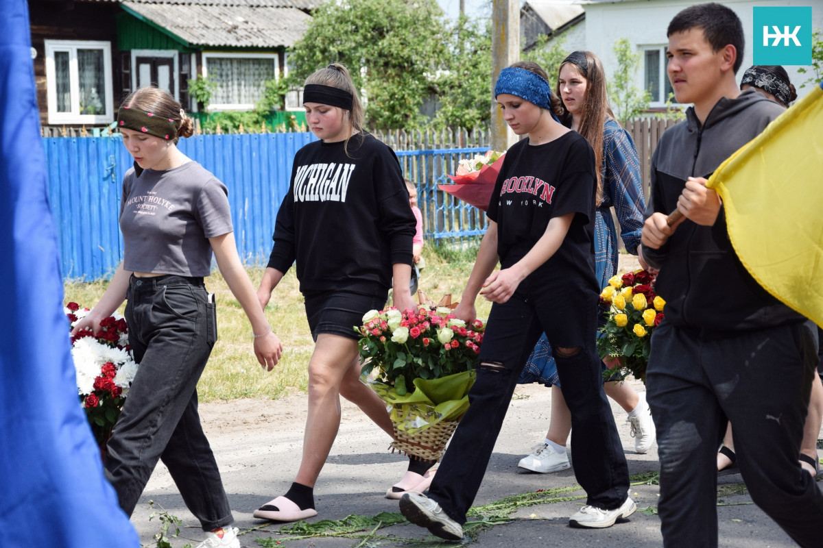 Трагічно загинув на Луганщині: на Волині прощалися з молодим Героєм Іваном Лахаєм