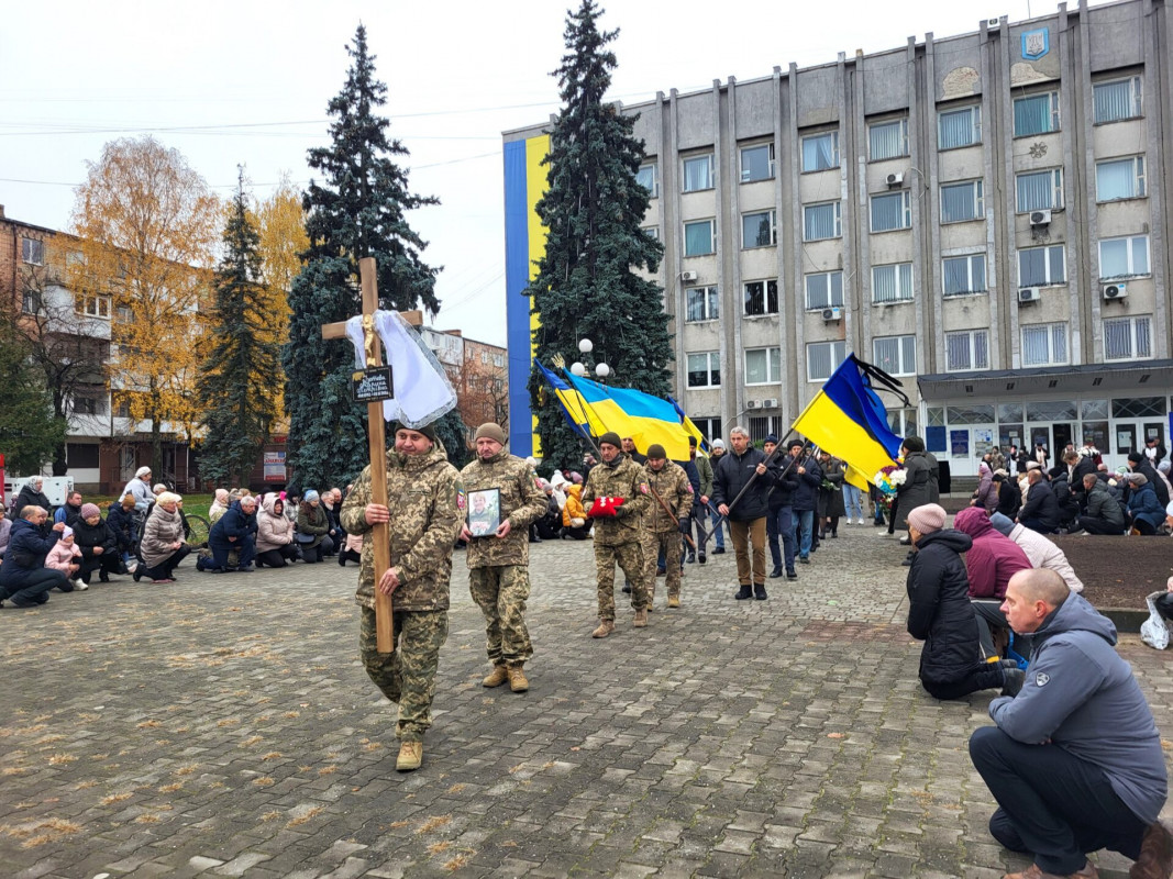 Поховали в переддень дня народження: на Волині попрощалися із Героїнею Мариною Ізотовою