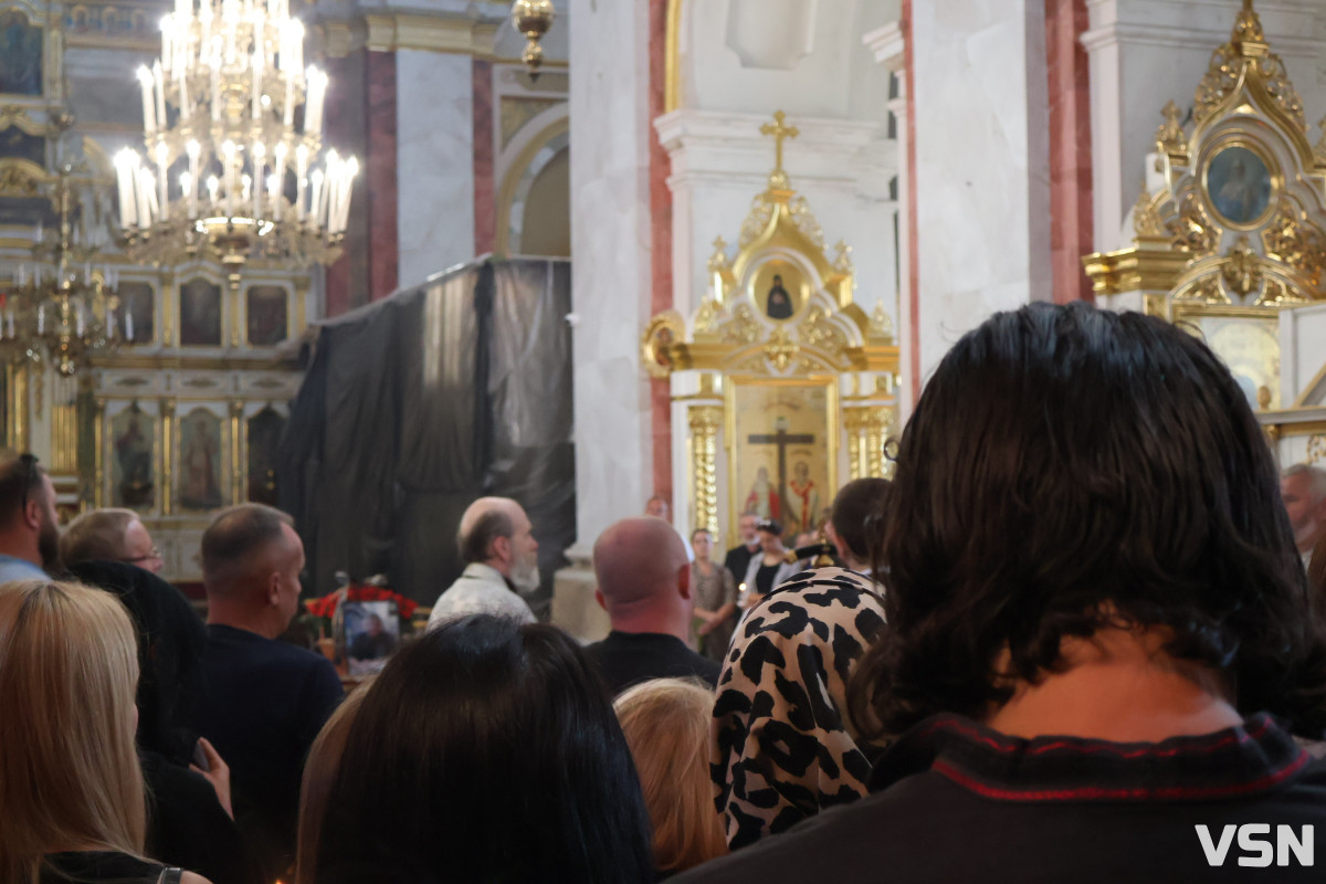 «Дуже добра людина»: у Луцьку попрощалися з відомим ресторатором Віталієм Бровіним