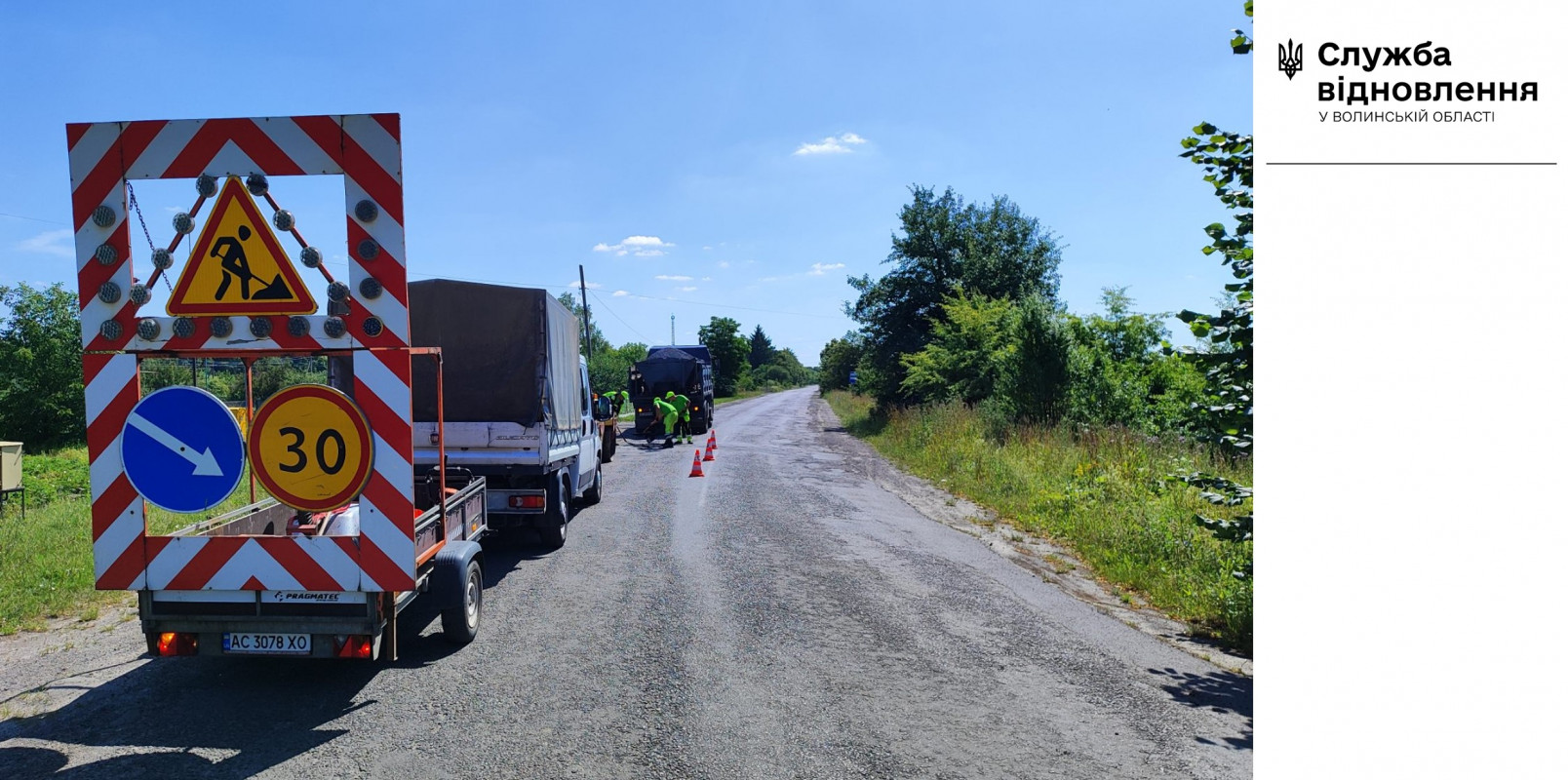 Латають ями й обкошують узбіччя: на автошляхах Волині тривають ремонтні роботи