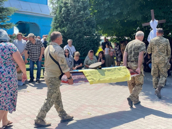 Загинув у боях на Миколаївщині: У Нововолинську попрощалися із Володимиром Душуком